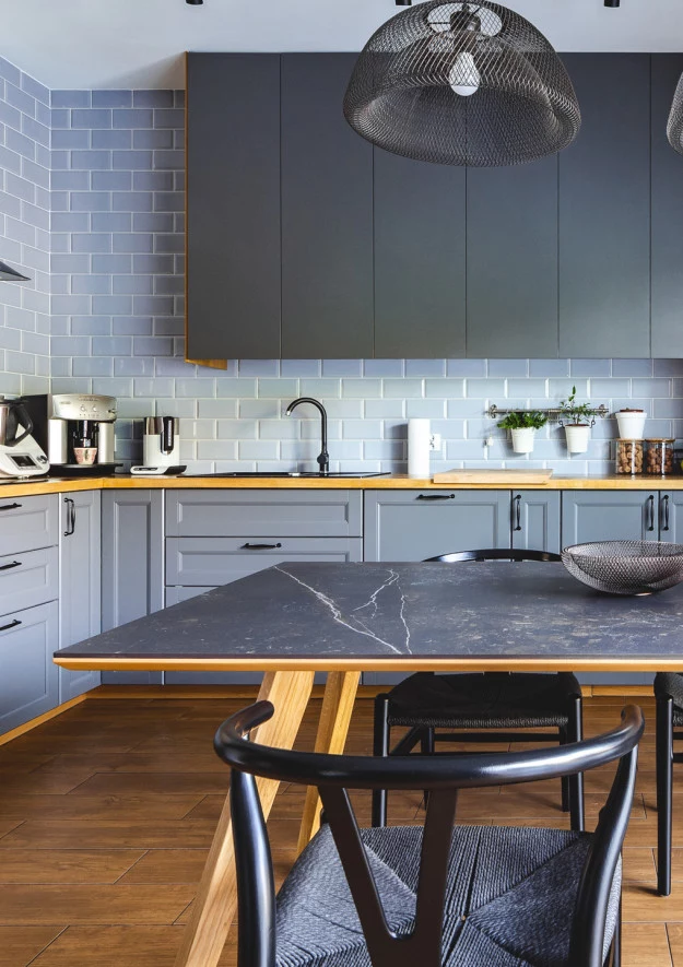 Stół dębowy 21 / blat konglomerat kwarcowy DEKTON