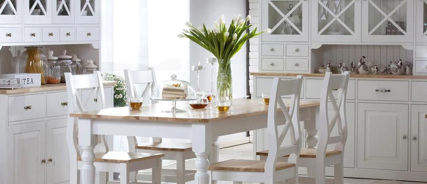 Biały stół i krzesła w stylu prowansalskim Nicea