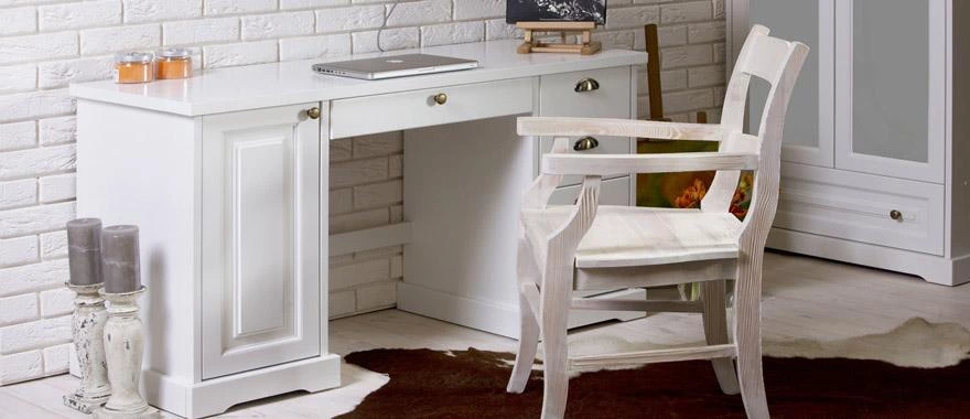 Białe biurko drewniane Parma